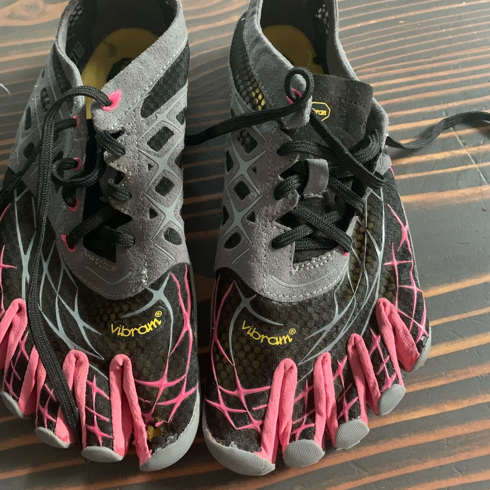 Vibrant barefoot running shoes